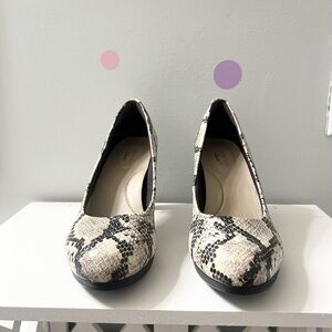 Clark’s Adriel Viola Black and Cream Snake Print Women's Pumps